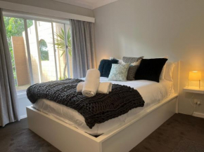 Vaby's 1 - Beautiful Modern 1 Bedroom